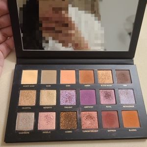Huda Beauty Desert Dusk Palette